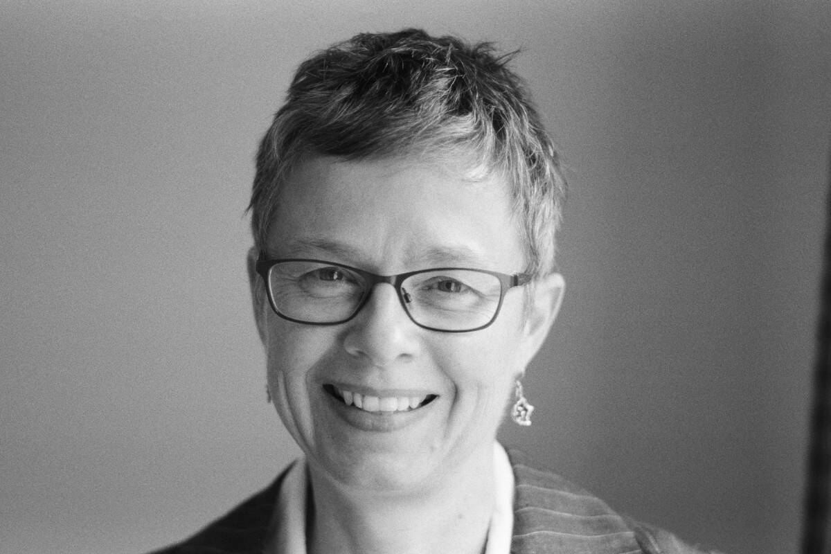 Claire Newland headshot