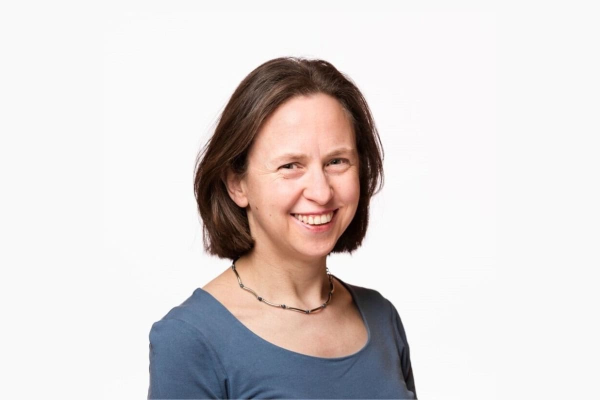 Dr Nicola Perrin headshot